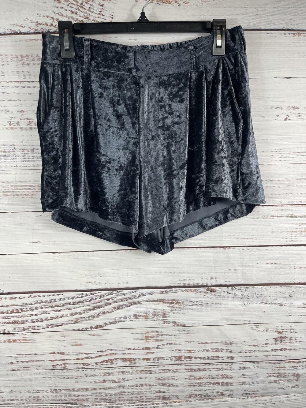 Free People Shorts Women's Small Gray Velvet Pleated Chino Casual Party Summer